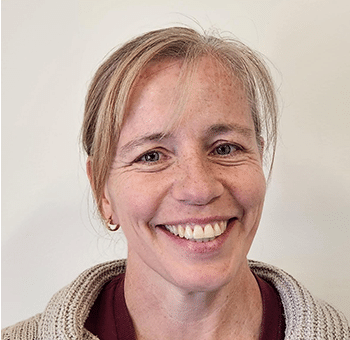 Dr Roslyn Mackenzie
